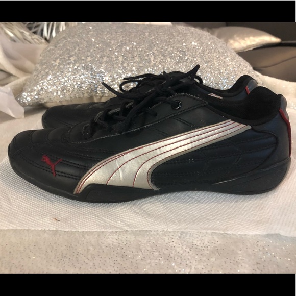 Puma Sneakers size 5.5....(7.5 in women’s) - Picture 2 of 5
